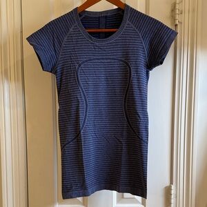Lululemon Navy Patterned Top